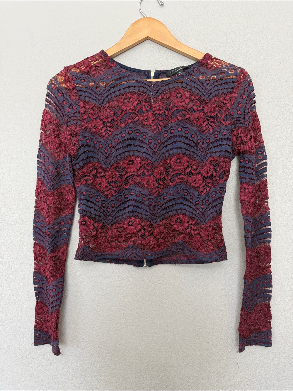 Romeoā & Juliet Lace Overlay Long-Sleeve Top in Burgundy and Navy Medium Zipper
